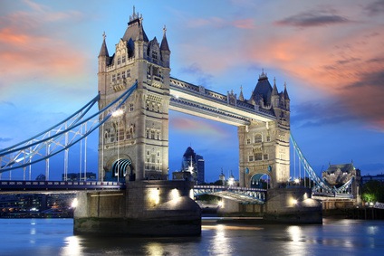 Tower Bridge London am Abend